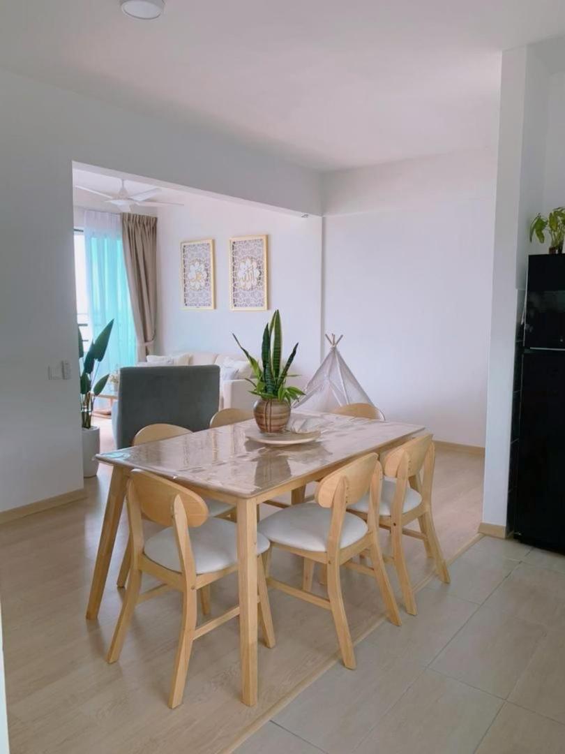 Pantai Puteri Melaka - Seaview 2 Bedroom Tanjung Kling Bagian luar foto